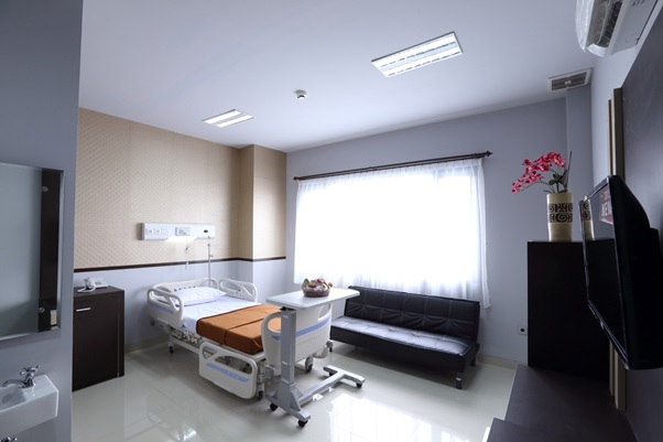 Kamar VIP dilengkapi dengan fasilitas kesehatan yang sesuai standar